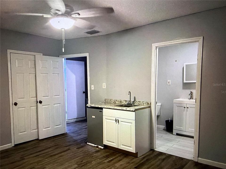 For Sale: $375,000 (4 beds, 3 baths, 1323 Square Feet)
