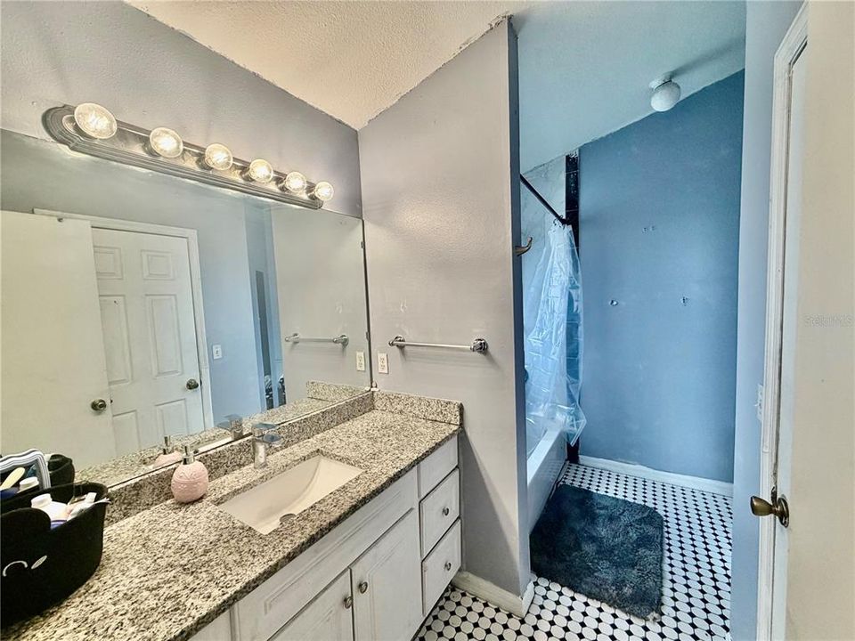 For Sale: $375,000 (4 beds, 3 baths, 1323 Square Feet)