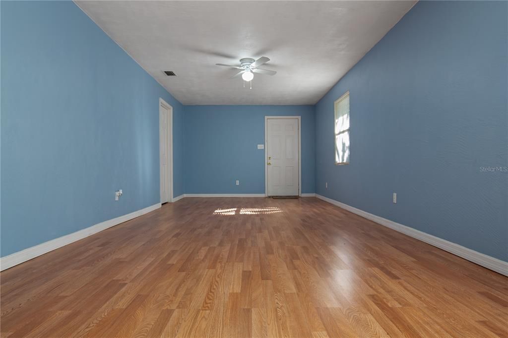 En Venta: $199,900 (4 camas, 2 baños, 1608 Pies cuadrados)