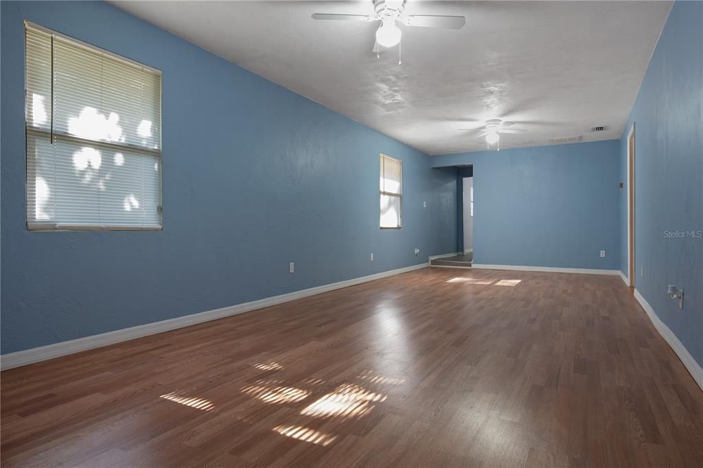 En Venta: $199,900 (4 camas, 2 baños, 1608 Pies cuadrados)