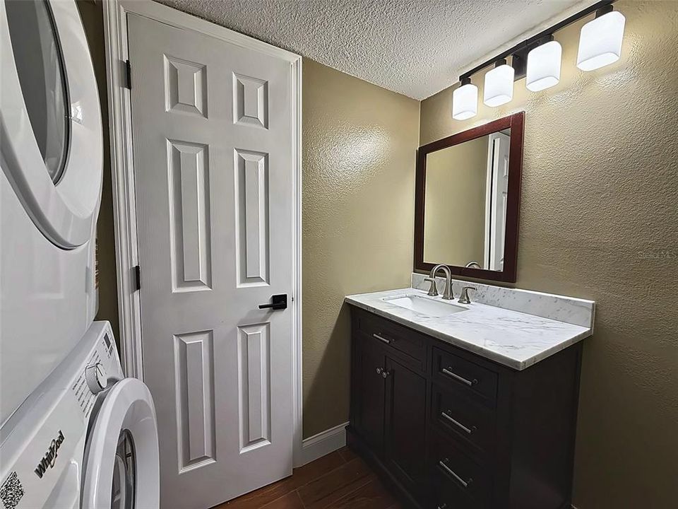В аренду: $1,295 (2 спален, 2 ванн, 837 Квадратных фут)