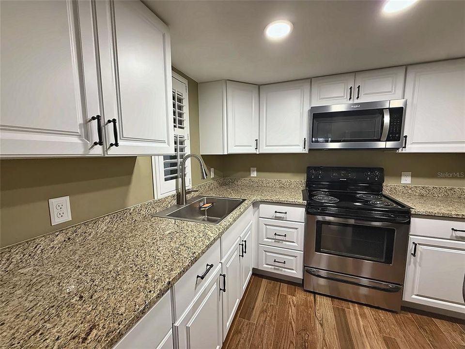 В аренду: $1,295 (2 спален, 2 ванн, 837 Квадратных фут)