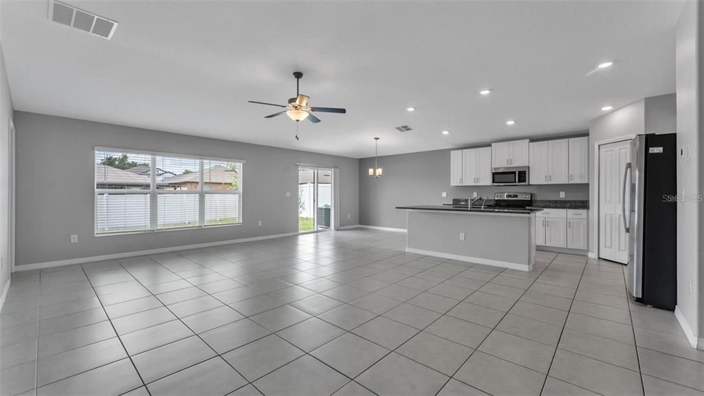 For Sale: $315,000 (4 beds, 2 baths, 1936 Square Feet)