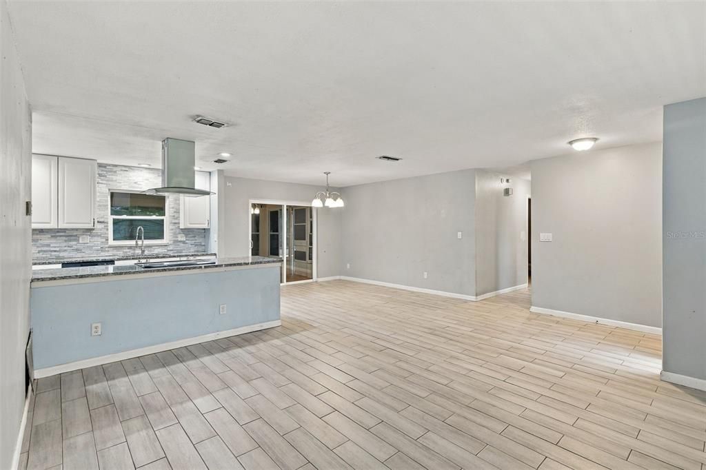 En Venta: $269,900 (3 camas, 2 baños, 1376 Pies cuadrados)