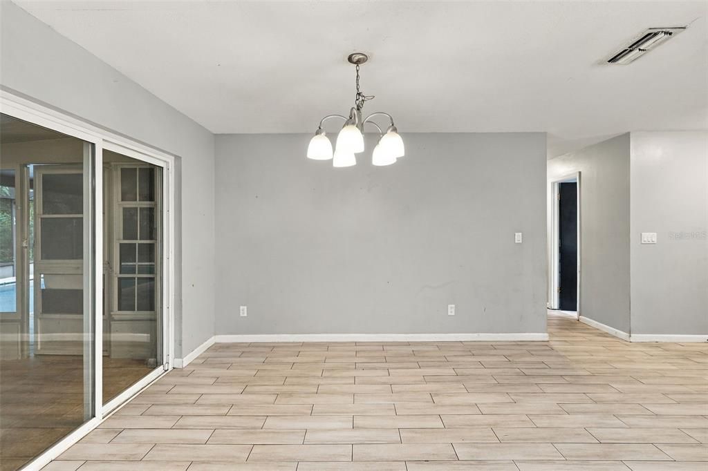 En Venta: $269,900 (3 camas, 2 baños, 1376 Pies cuadrados)