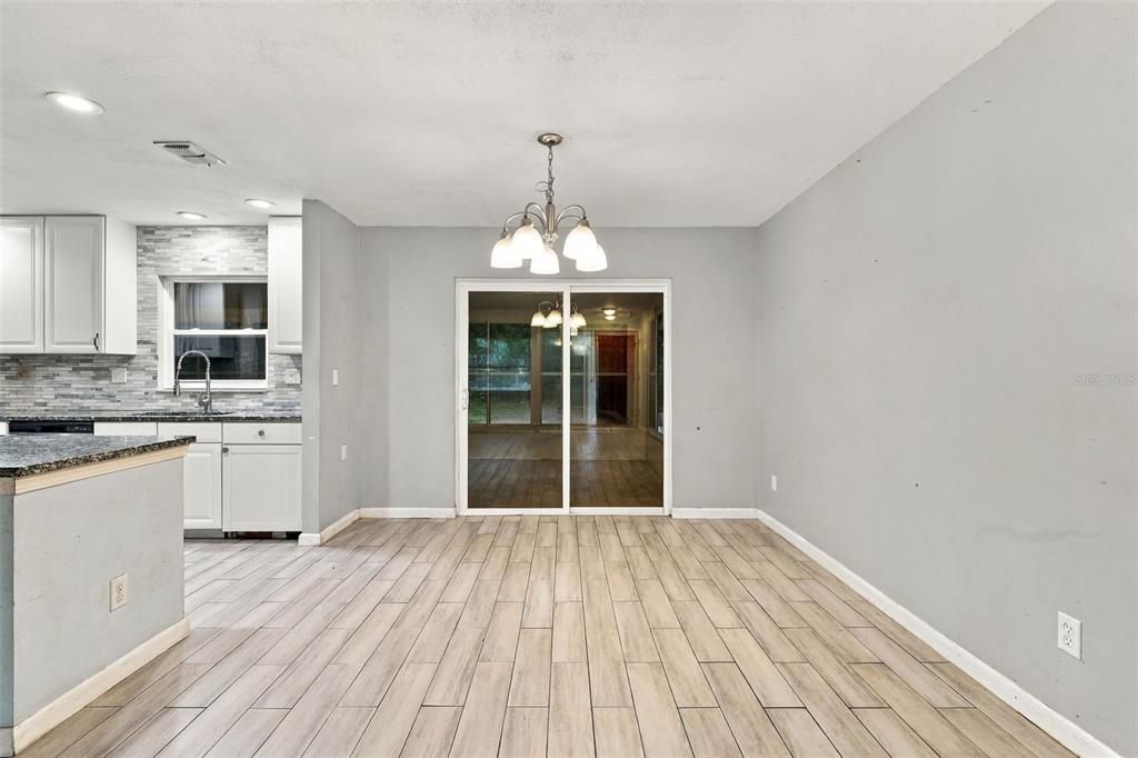 En Venta: $269,900 (3 camas, 2 baños, 1376 Pies cuadrados)