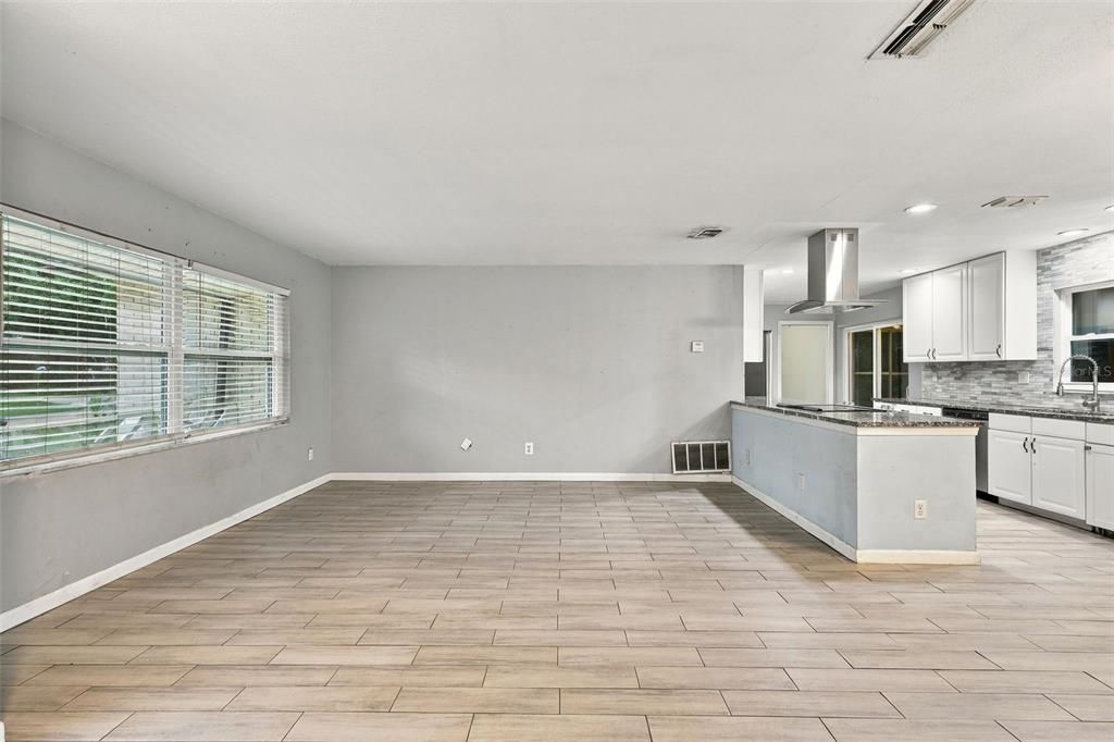 En Venta: $269,900 (3 camas, 2 baños, 1376 Pies cuadrados)