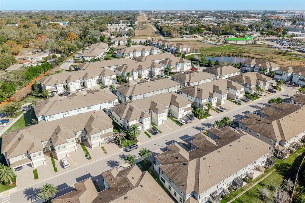 На продажу: $399,999 (3 спален, 2 ванн, 1853 Квадратных фут)