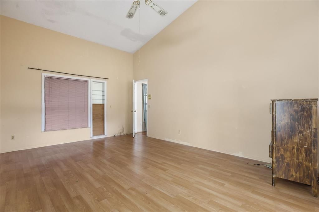 For Sale: $415,000 (4 beds, 2 baths, 2460 Square Feet)