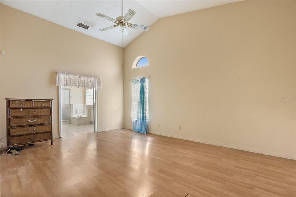 For Sale: $415,000 (4 beds, 2 baths, 2460 Square Feet)