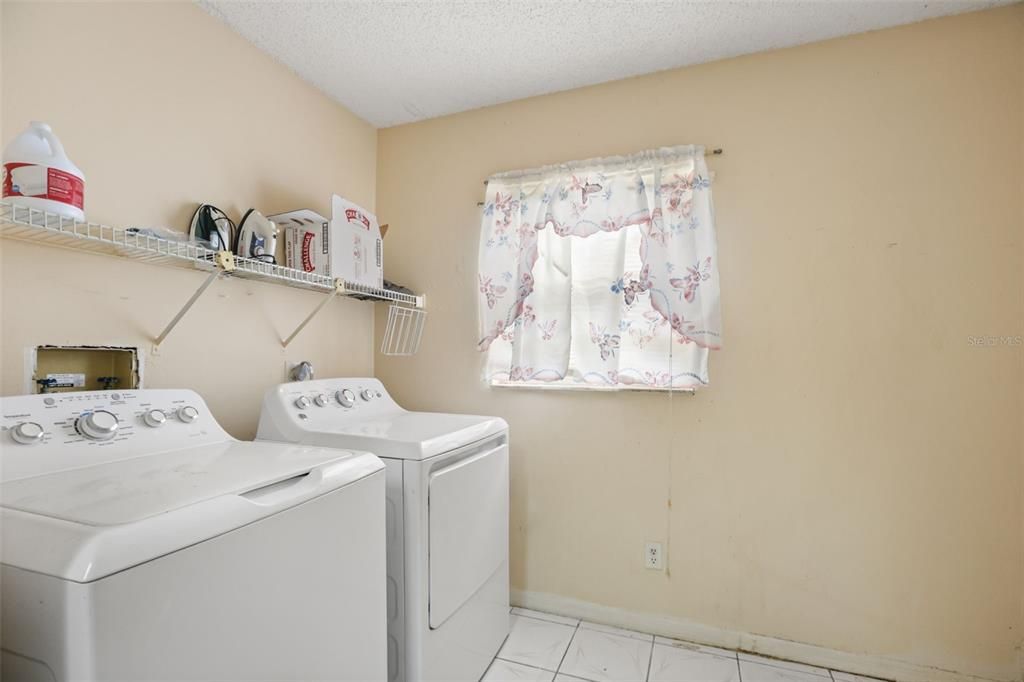 For Sale: $415,000 (4 beds, 2 baths, 2460 Square Feet)