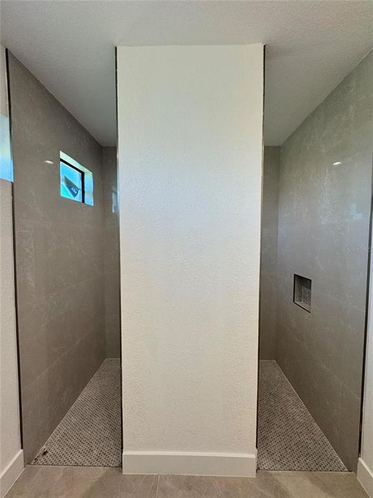 For Sale: $359,000 (3 beds, 2 baths, 1533 Square Feet)