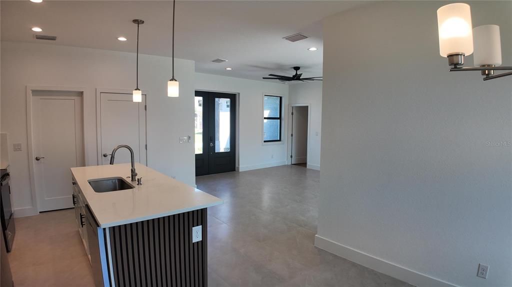 For Sale: $359,000 (3 beds, 2 baths, 1533 Square Feet)