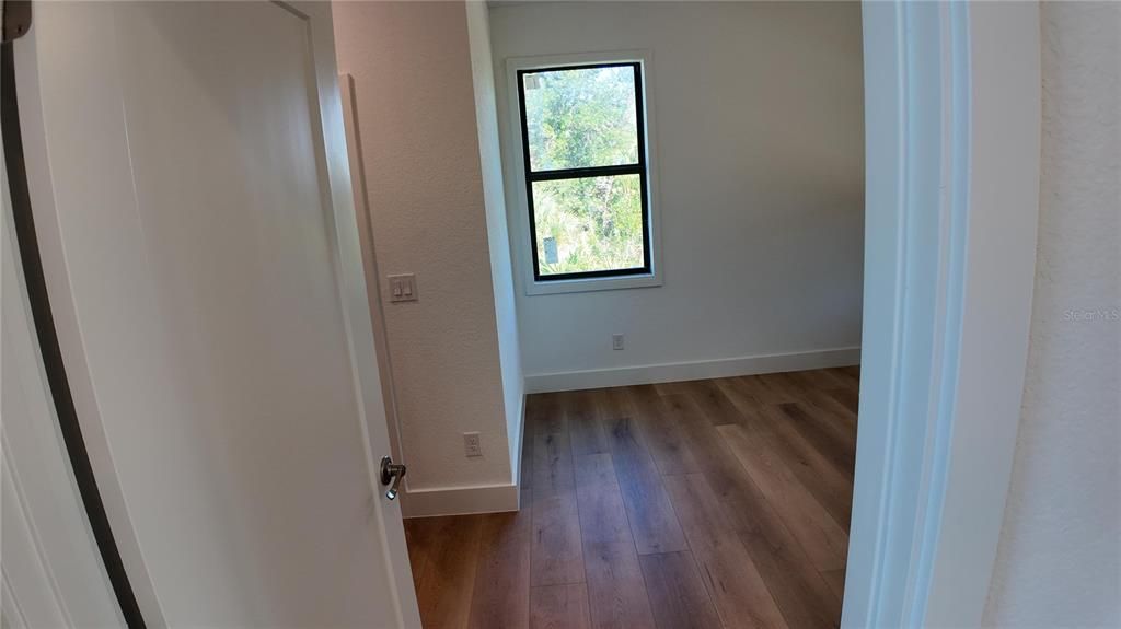 For Sale: $359,000 (3 beds, 2 baths, 1533 Square Feet)