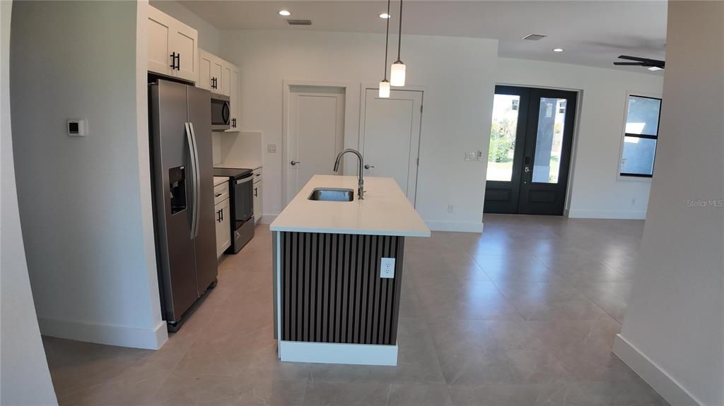 For Sale: $359,000 (3 beds, 2 baths, 1533 Square Feet)