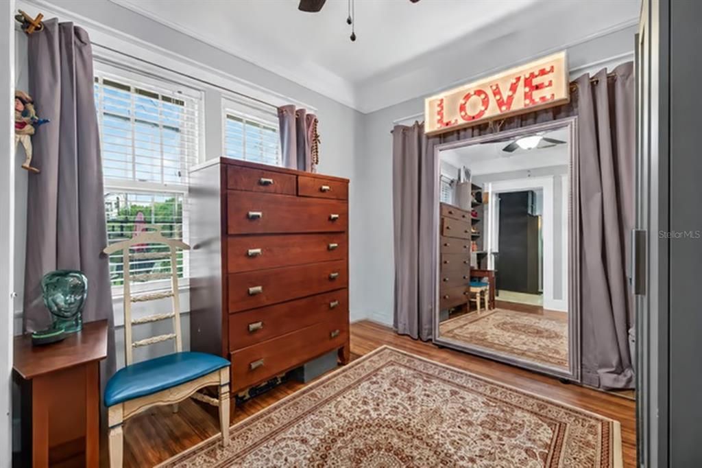 For Sale: $325,000 (3 beds, 1 baths, 1128 Square Feet)