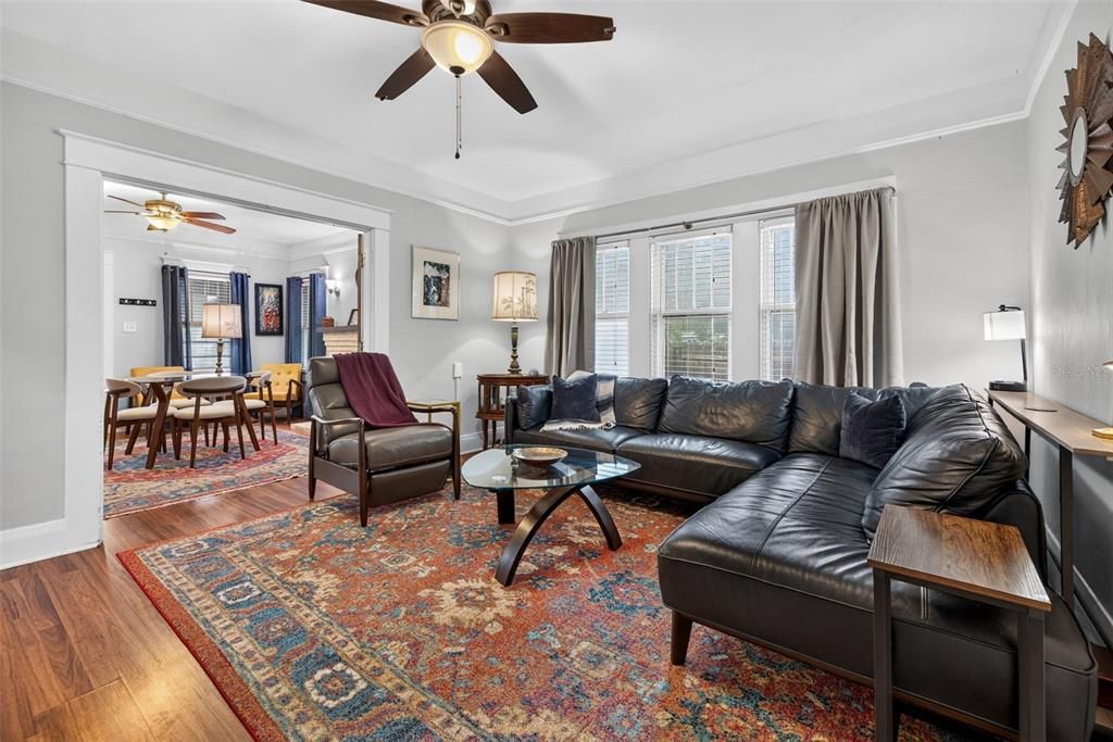 For Sale: $325,000 (3 beds, 1 baths, 1128 Square Feet)