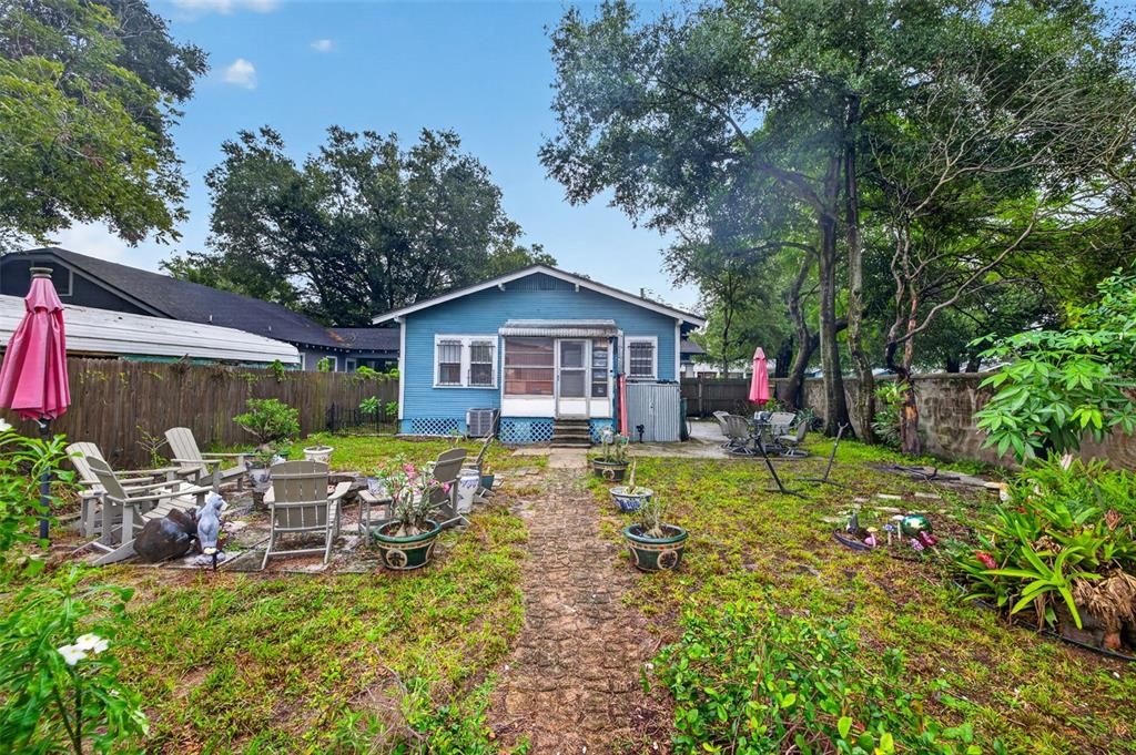 For Sale: $325,000 (3 beds, 1 baths, 1128 Square Feet)