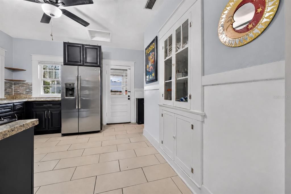 For Sale: $325,000 (3 beds, 1 baths, 1128 Square Feet)
