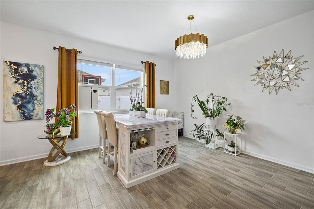 На продажу: $398,000 (4 спален, 2 ванн, 2000 Квадратных фут)