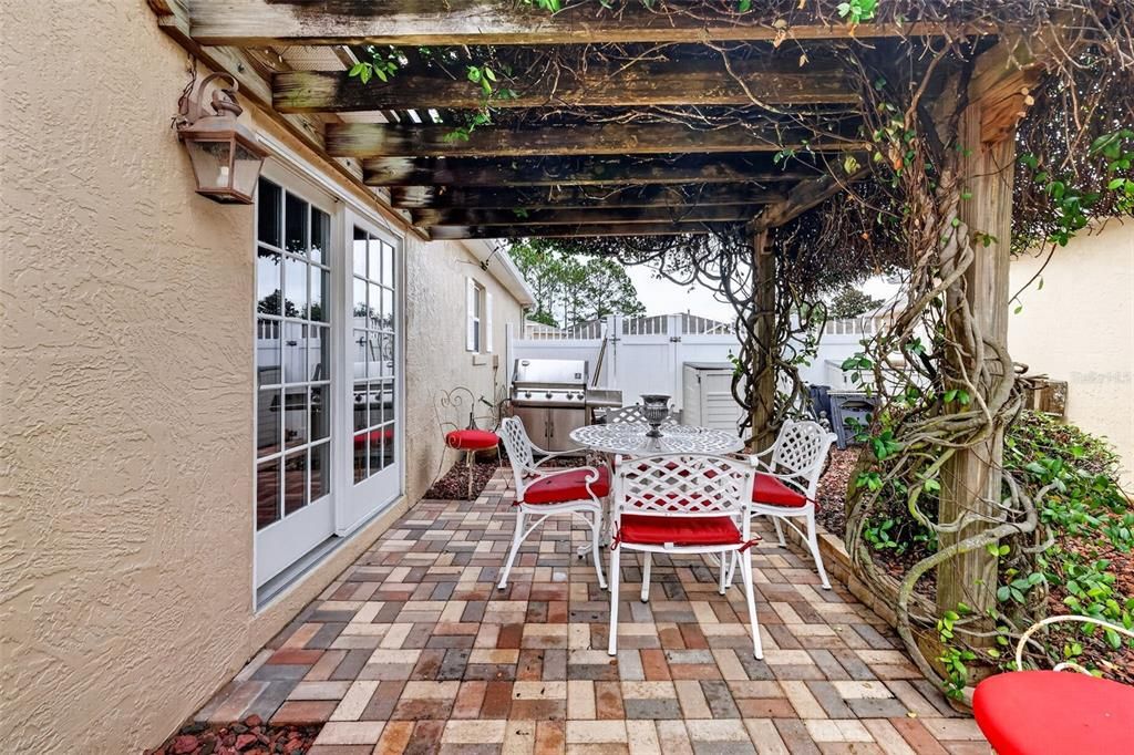 En Venta: $300,000 (2 camas, 2 baños, 1152 Pies cuadrados)