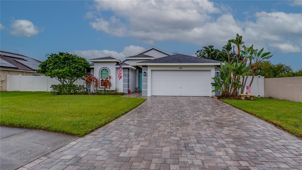 For Sale: $524,900 (4 beds, 2 baths, 1979 Square Feet)