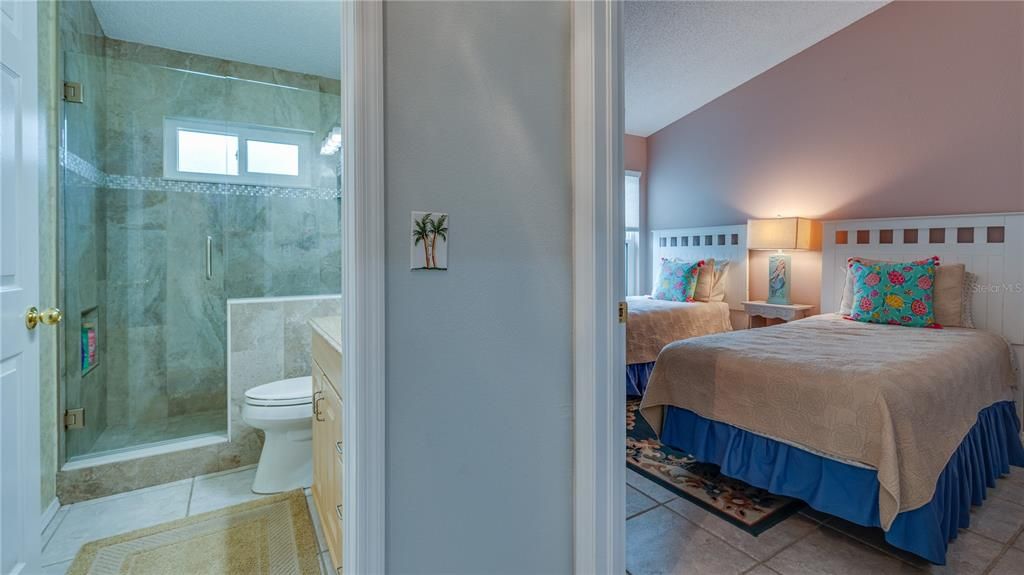 For Sale: $524,900 (4 beds, 2 baths, 1979 Square Feet)