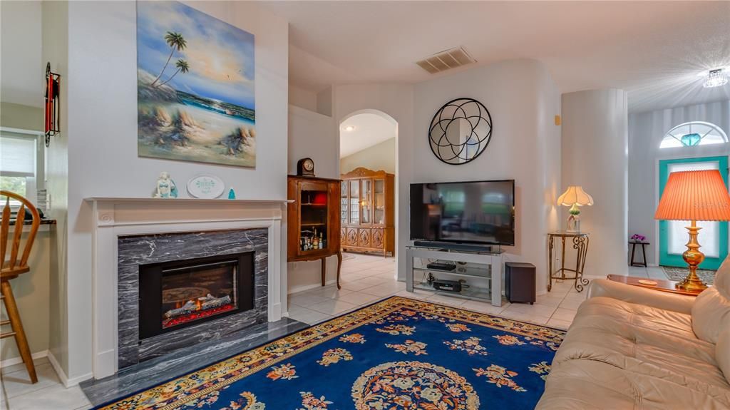 For Sale: $524,900 (4 beds, 2 baths, 1979 Square Feet)