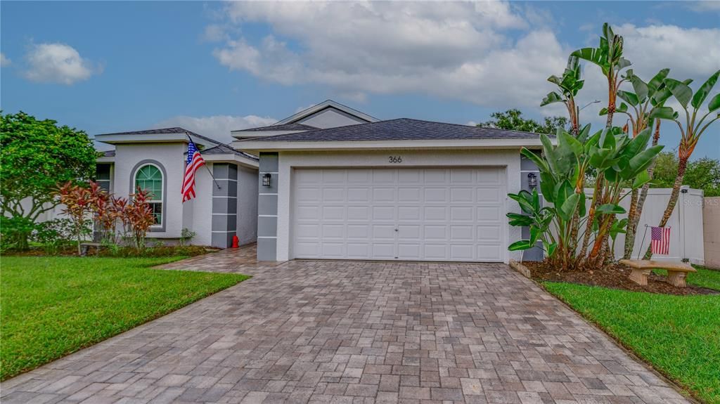 For Sale: $524,900 (4 beds, 2 baths, 1979 Square Feet)