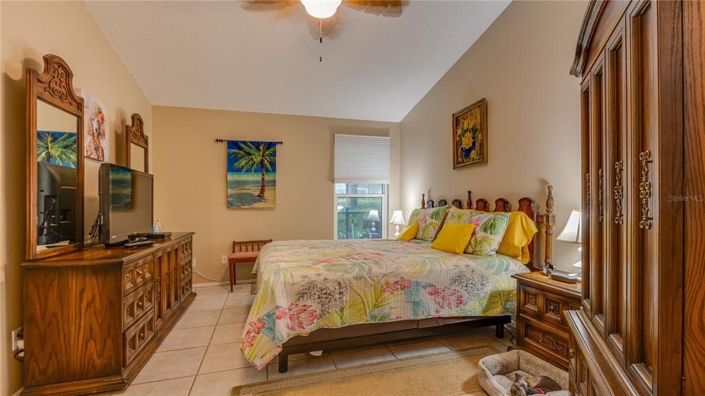For Sale: $524,900 (4 beds, 2 baths, 1979 Square Feet)