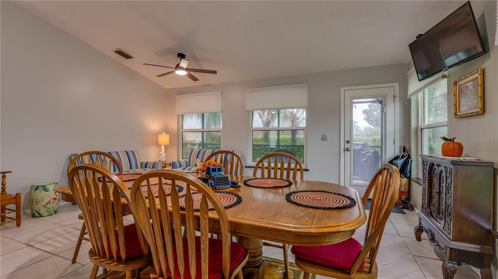For Sale: $524,900 (4 beds, 2 baths, 1979 Square Feet)