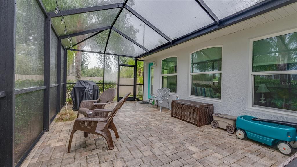 For Sale: $524,900 (4 beds, 2 baths, 1979 Square Feet)
