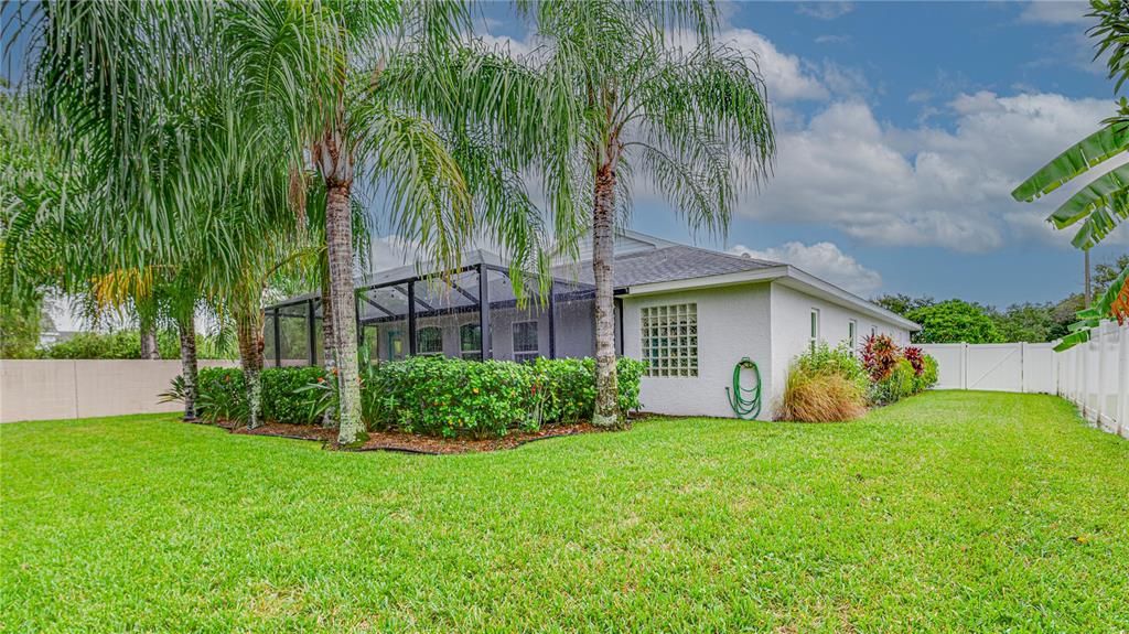 For Sale: $524,900 (4 beds, 2 baths, 1979 Square Feet)