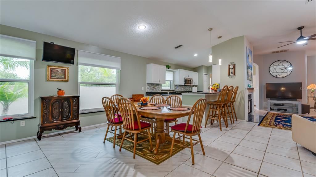 For Sale: $524,900 (4 beds, 2 baths, 1979 Square Feet)