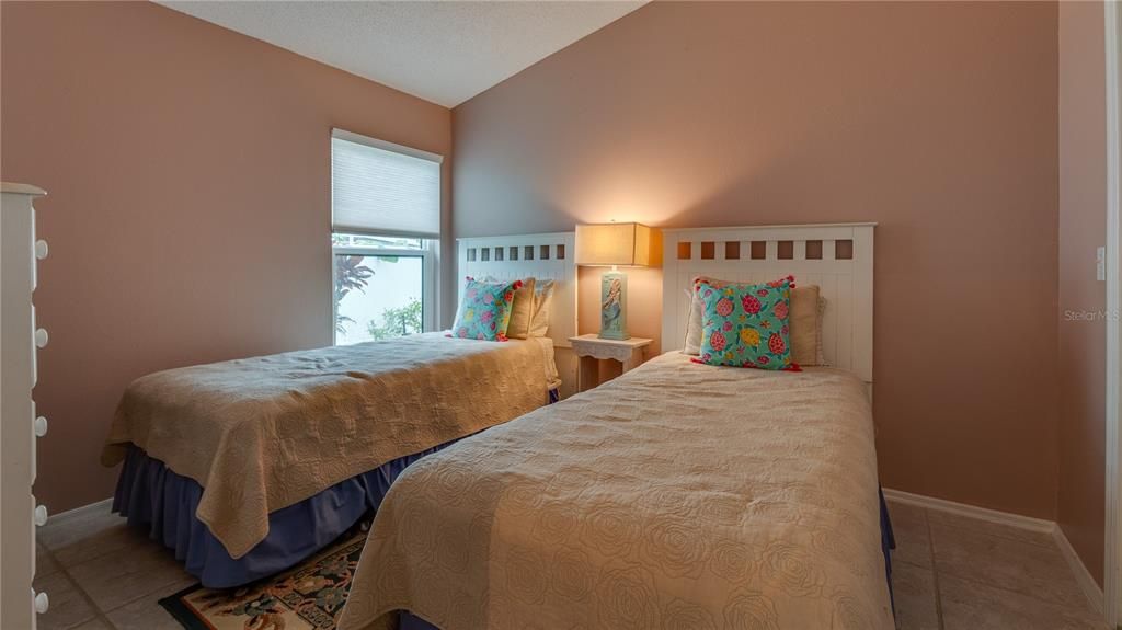 For Sale: $524,900 (4 beds, 2 baths, 1979 Square Feet)