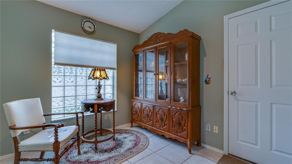 For Sale: $524,900 (4 beds, 2 baths, 1979 Square Feet)