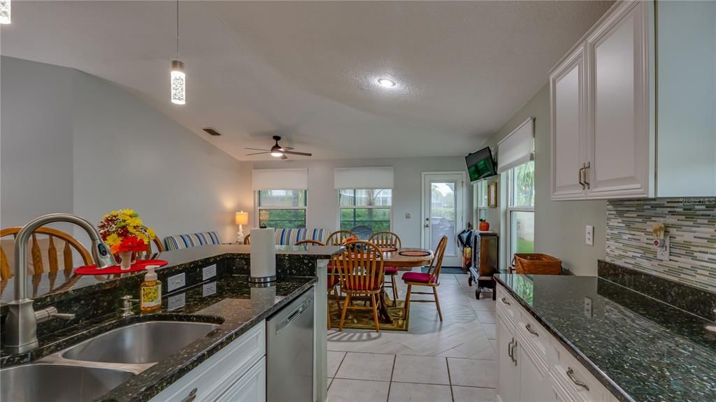 For Sale: $524,900 (4 beds, 2 baths, 1979 Square Feet)