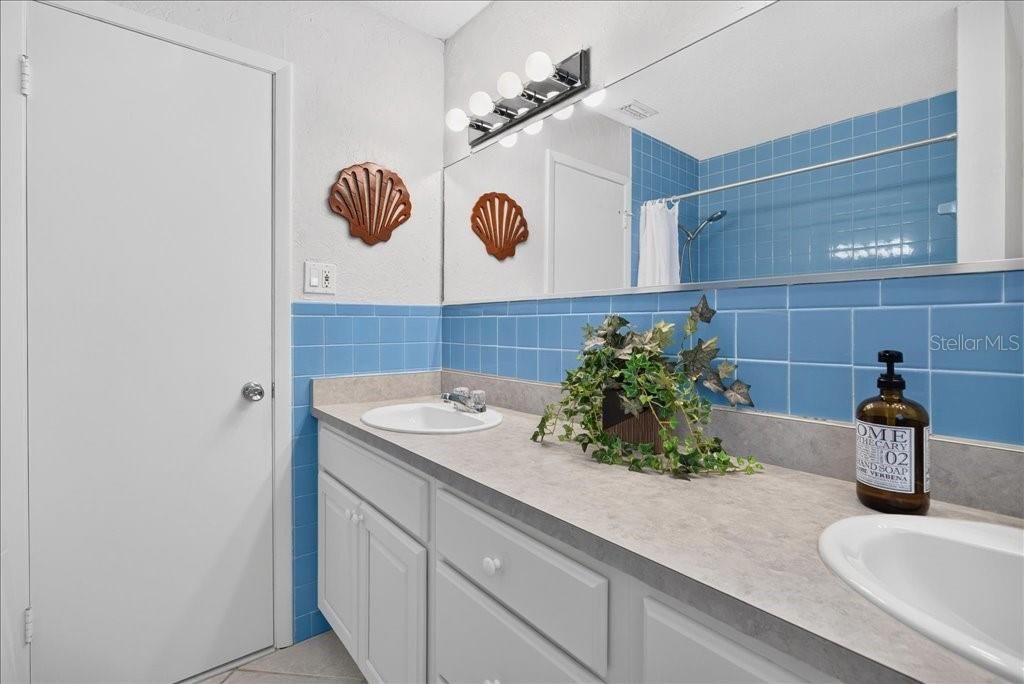 На продажу: $375,000 (3 спален, 2 ванн, 1534 Квадратных фут)