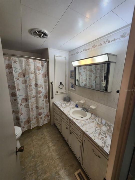 En Venta: $135,000 (2 camas, 2 baños, 1104 Pies cuadrados)