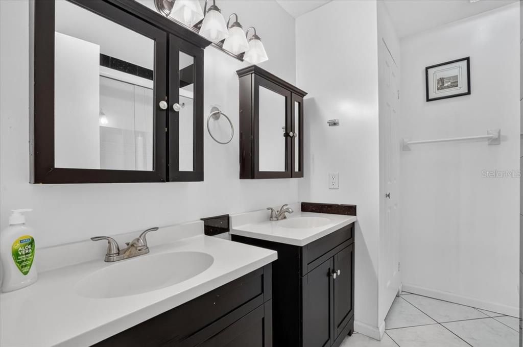 En Venta: $330,000 (2 camas, 1 baños, 1036 Pies cuadrados)
