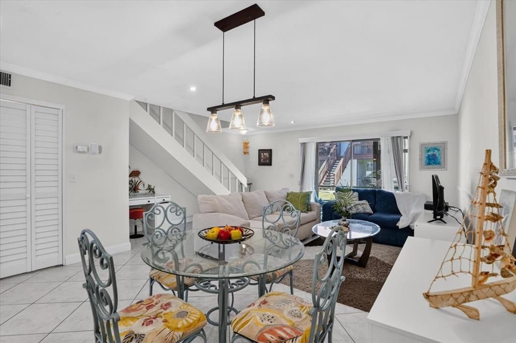 En Venta: $330,000 (2 camas, 1 baños, 1036 Pies cuadrados)