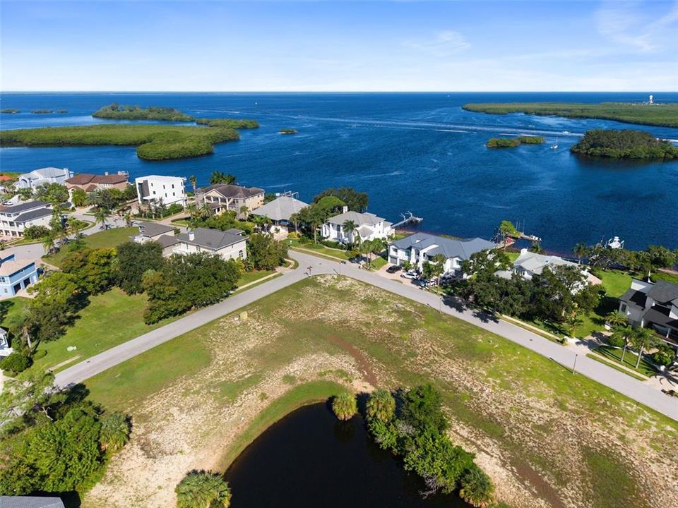 На продажу: $160,000 (0.26 acres)