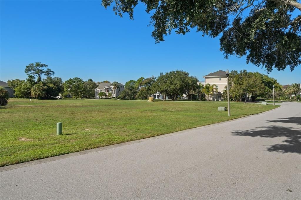На продажу: $160,000 (0.26 acres)
