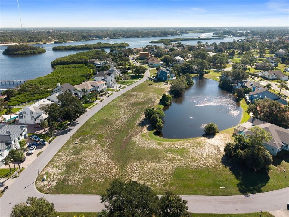 На продажу: $160,000 (0.26 acres)
