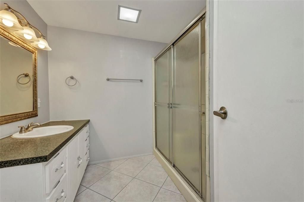 En Venta: $94,900 (2 camas, 2 baños, 1152 Pies cuadrados)