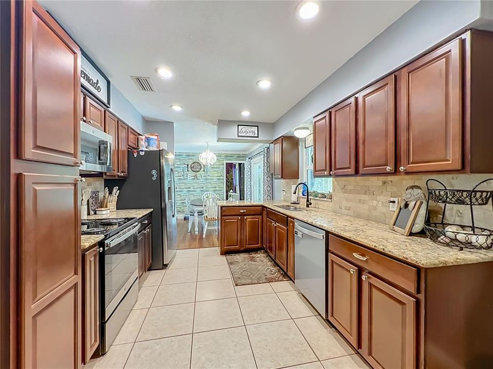 На продажу: $445,000 (4 спален, 2 ванн, 1791 Квадратных фут)