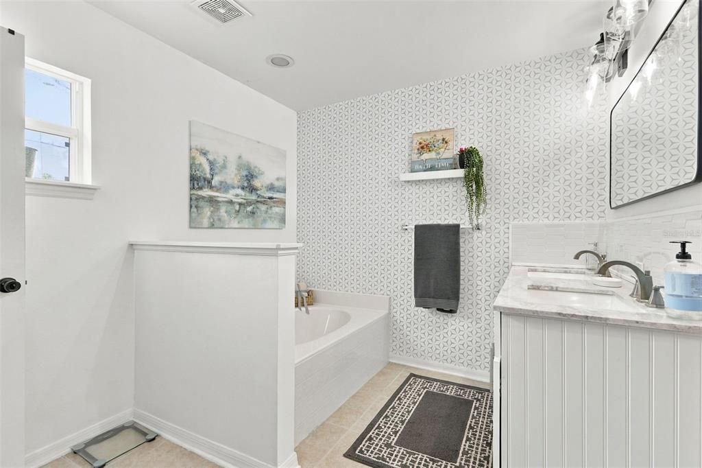 На продажу: $325,000 (3 спален, 2 ванн, 1932 Квадратных фут)