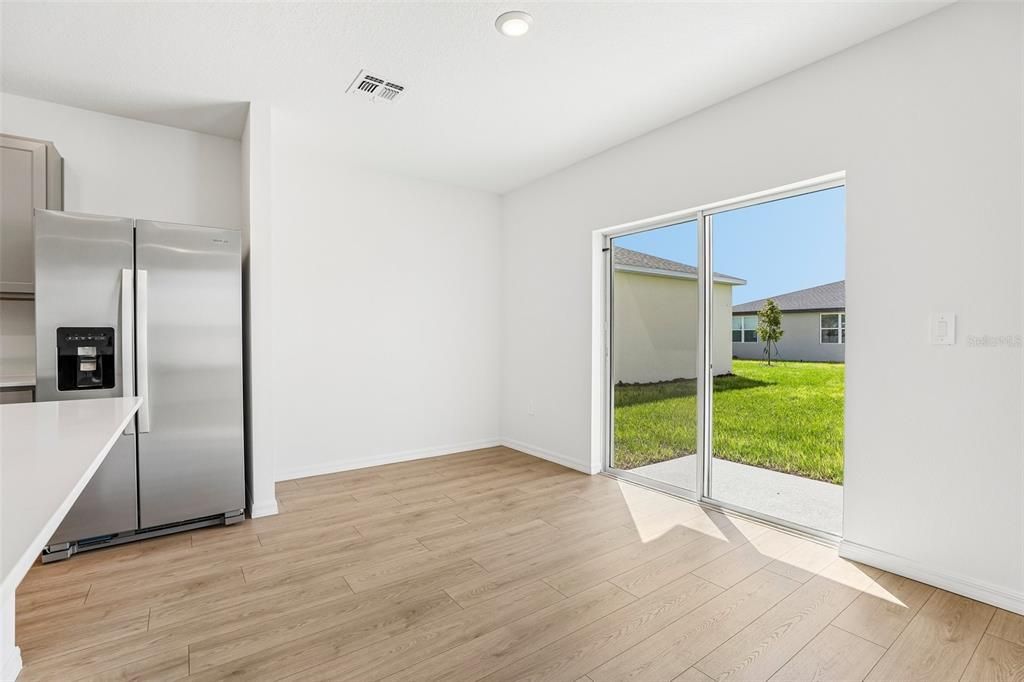 На продажу: $346,990 (4 спален, 2 ванн, 1866 Квадратных фут)