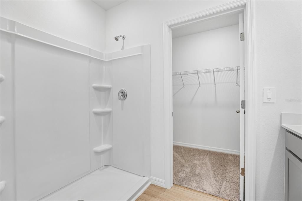 На продажу: $346,990 (4 спален, 2 ванн, 1866 Квадратных фут)
