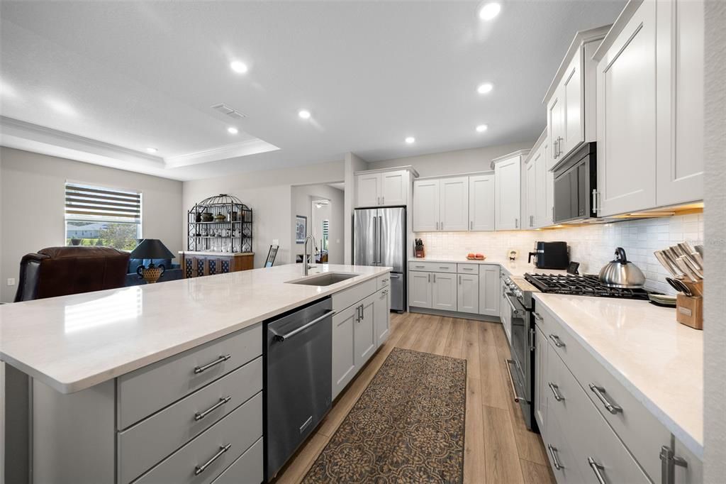 For Sale: $440,000 (2 beds, 2 baths, 2019 Square Feet)